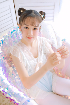 夏天女生校服太薄能看到馒头